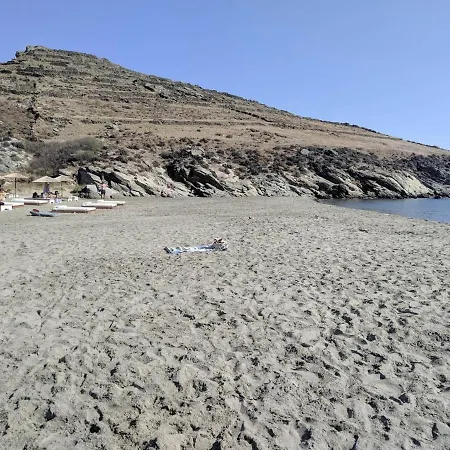 Aeolian Mode Beachfront 4 Beds 2 Bedrooms Perfect Spot Tínos