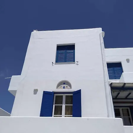 Aeolian Mode Beachfront 4 Beds 2 Bedrooms Perfect Spot Vakantiehuis Tínos